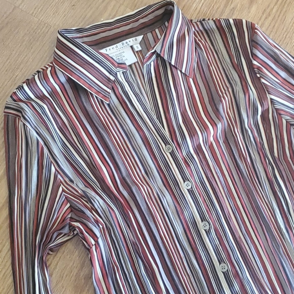 Beautiful striped button down - Picture 2 of 6